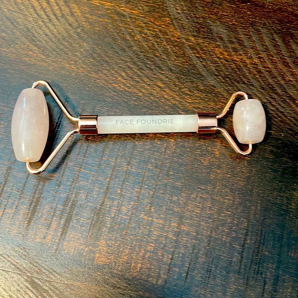 Face Foundrie rose quartz face roller